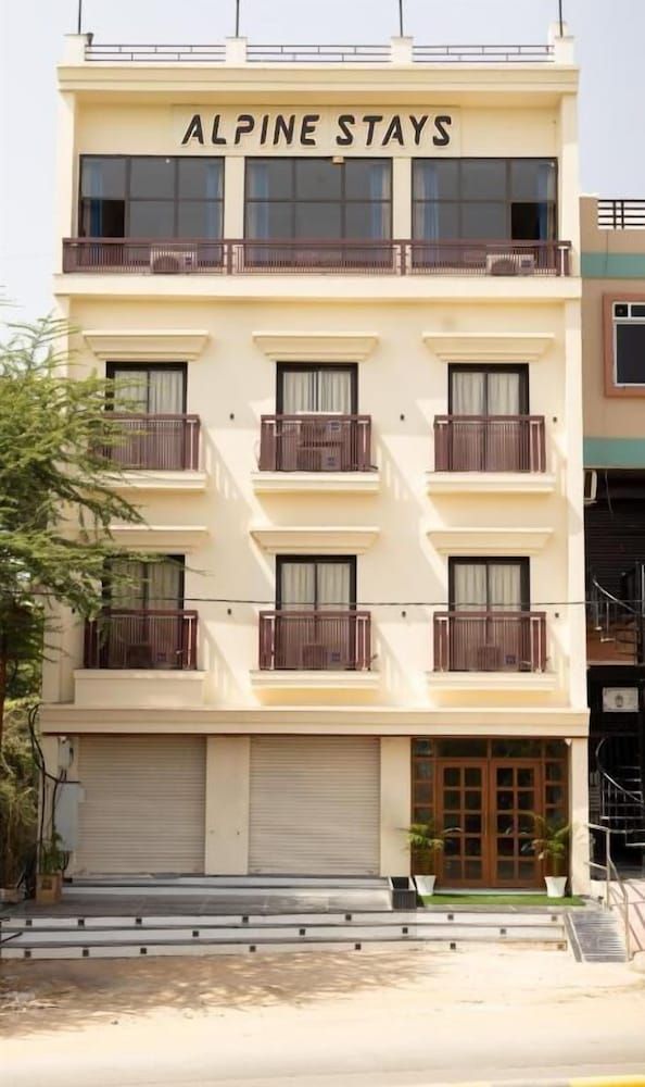 Alpine Stays By Oran Hotels